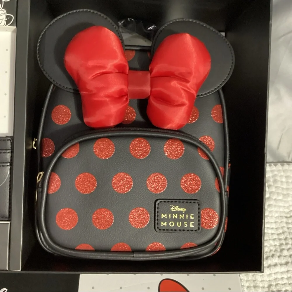 Bioworld Disney Minnie Mouse Mini Backpack Boxed Gift Set - Card Holder Keychain - Picture 4 of 10